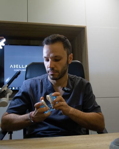 AbellaRibas - La Clínica